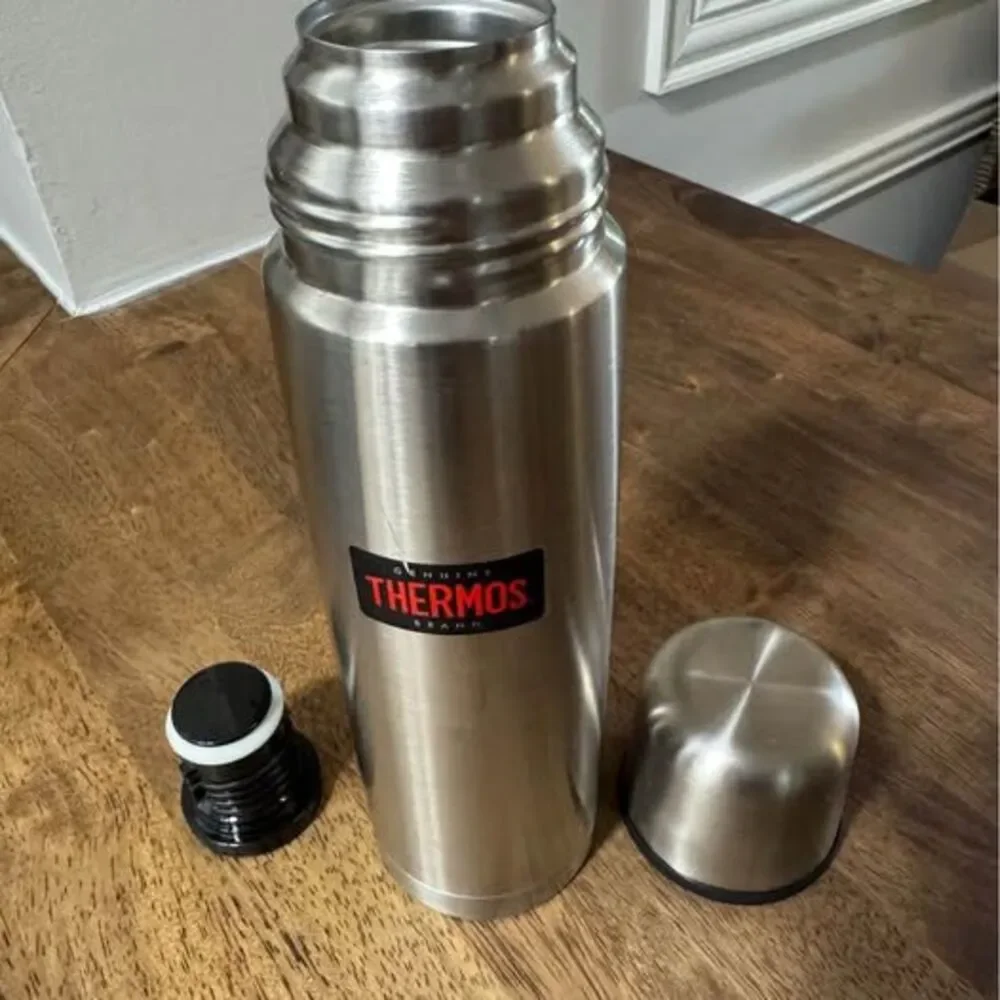 Thermos Stainless Steel Vacuum Insulated Bottle 25 oz (750 mL) – Leakproof